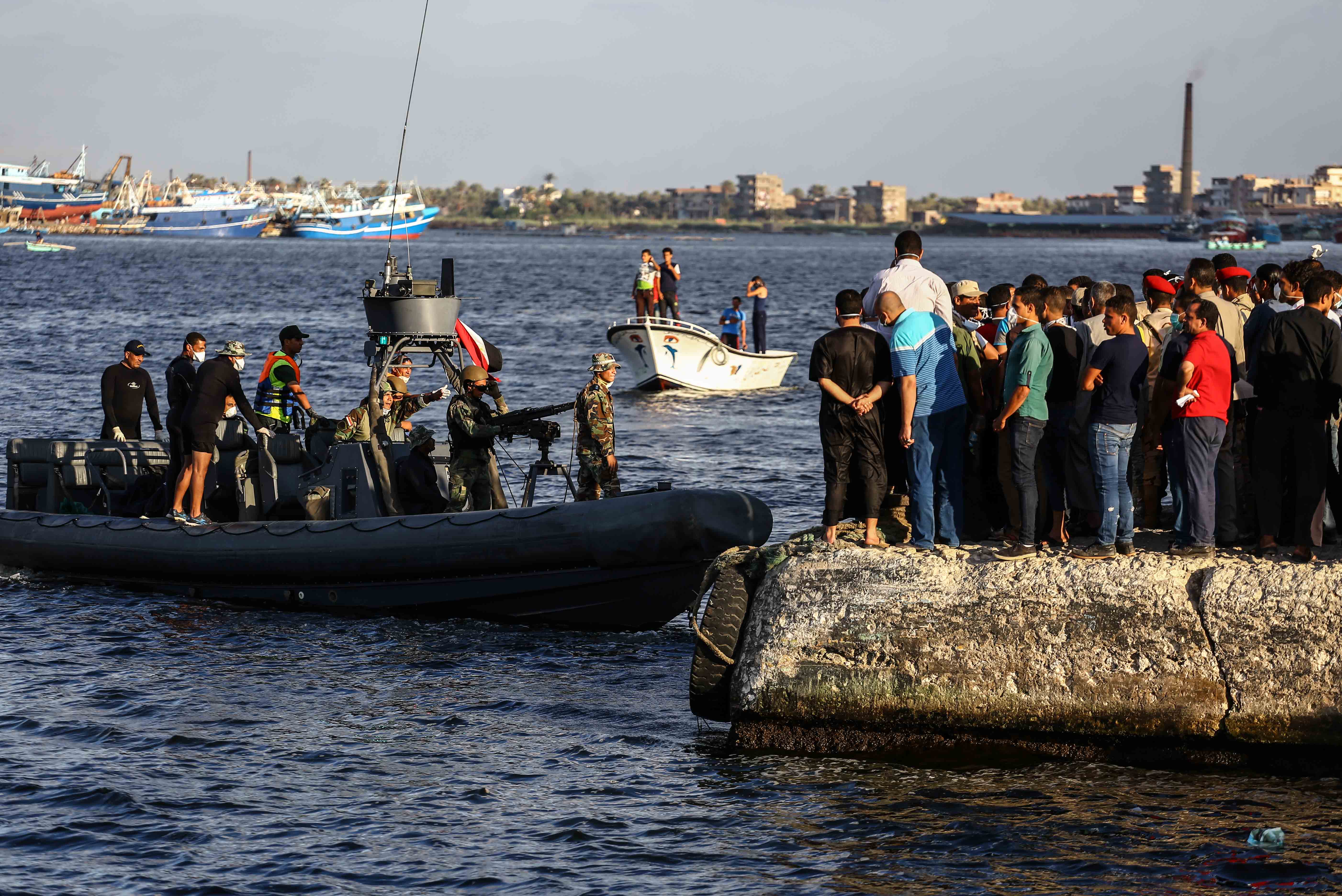 Photos: Migrant Boat Sinks Off Egyptian Coast – Middle East Monitor