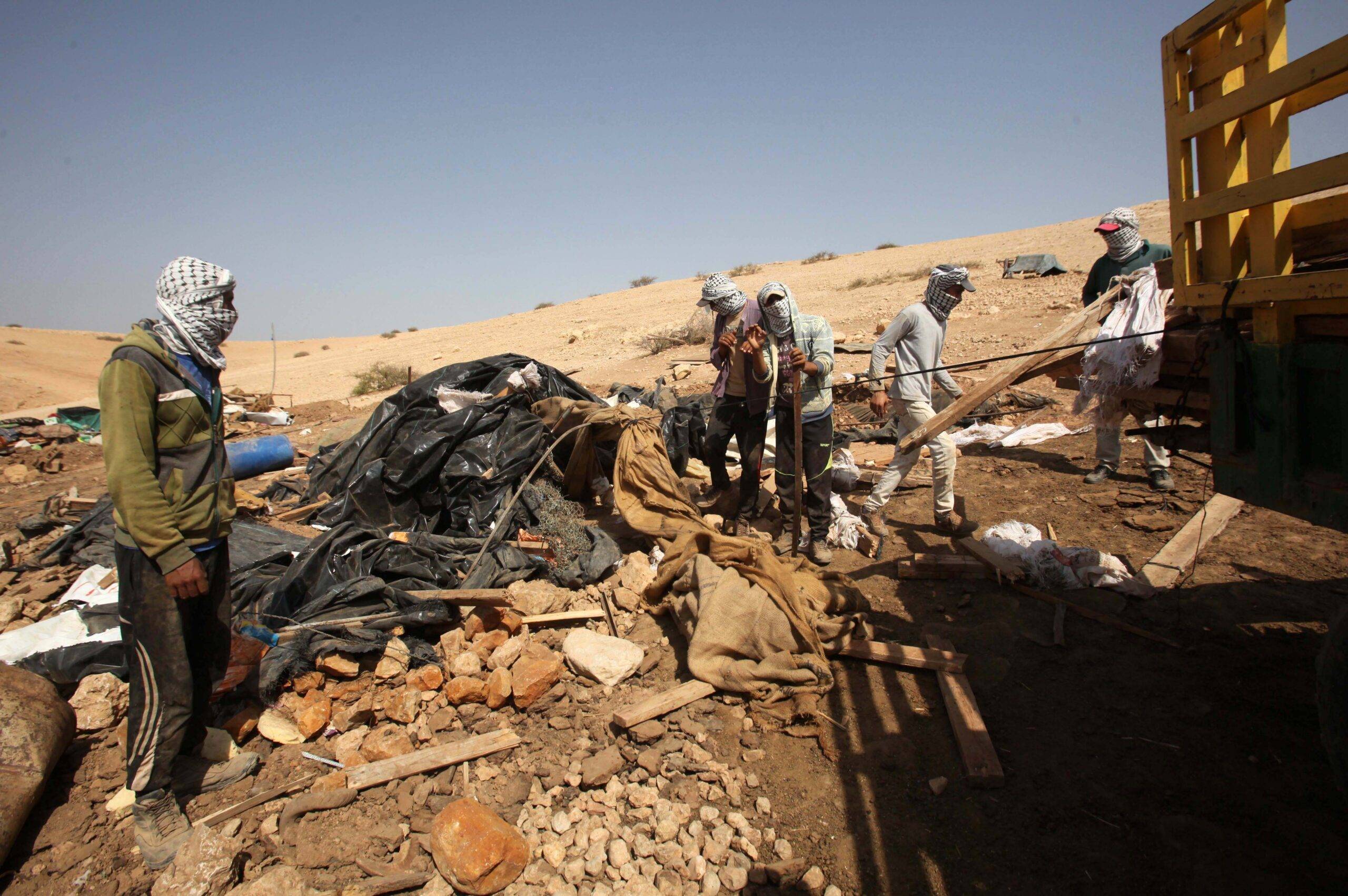 Israel Demolishes Palestinian Property In Jerusalem – Middle East Monitor