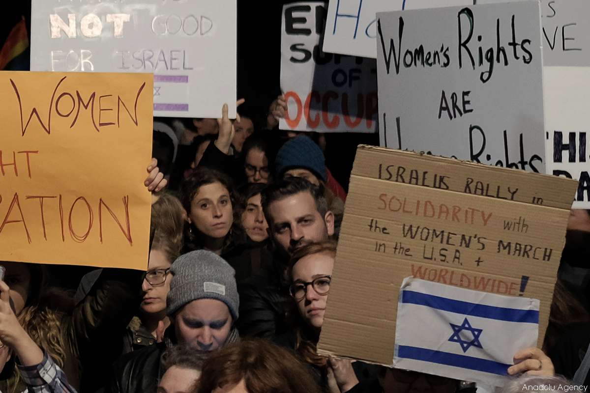 Hundreds of Israeli women march at US embassy in Tel Aviv against Trump ...