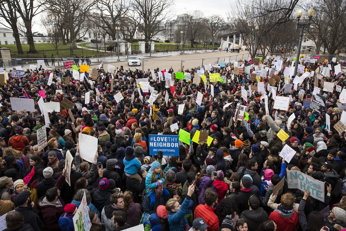 Tens of thousands in US cities protest Trump immigration order – Middle ...