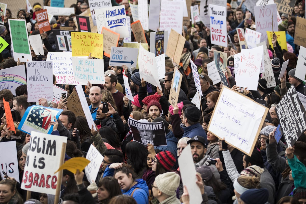 Tens of thousands in US cities protest Trump immigration order – Middle ...