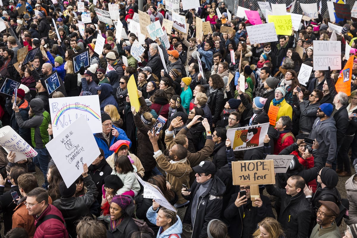 Tens of thousands in US cities protest Trump immigration order – Middle ...