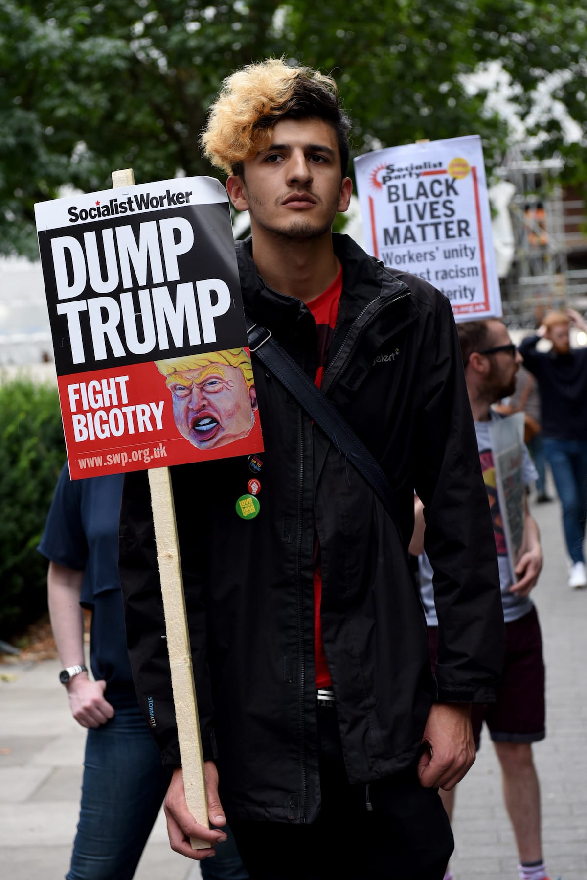 Anti Racism Demonstrators Defy Trump And Neo Nazis Middle East Monitor