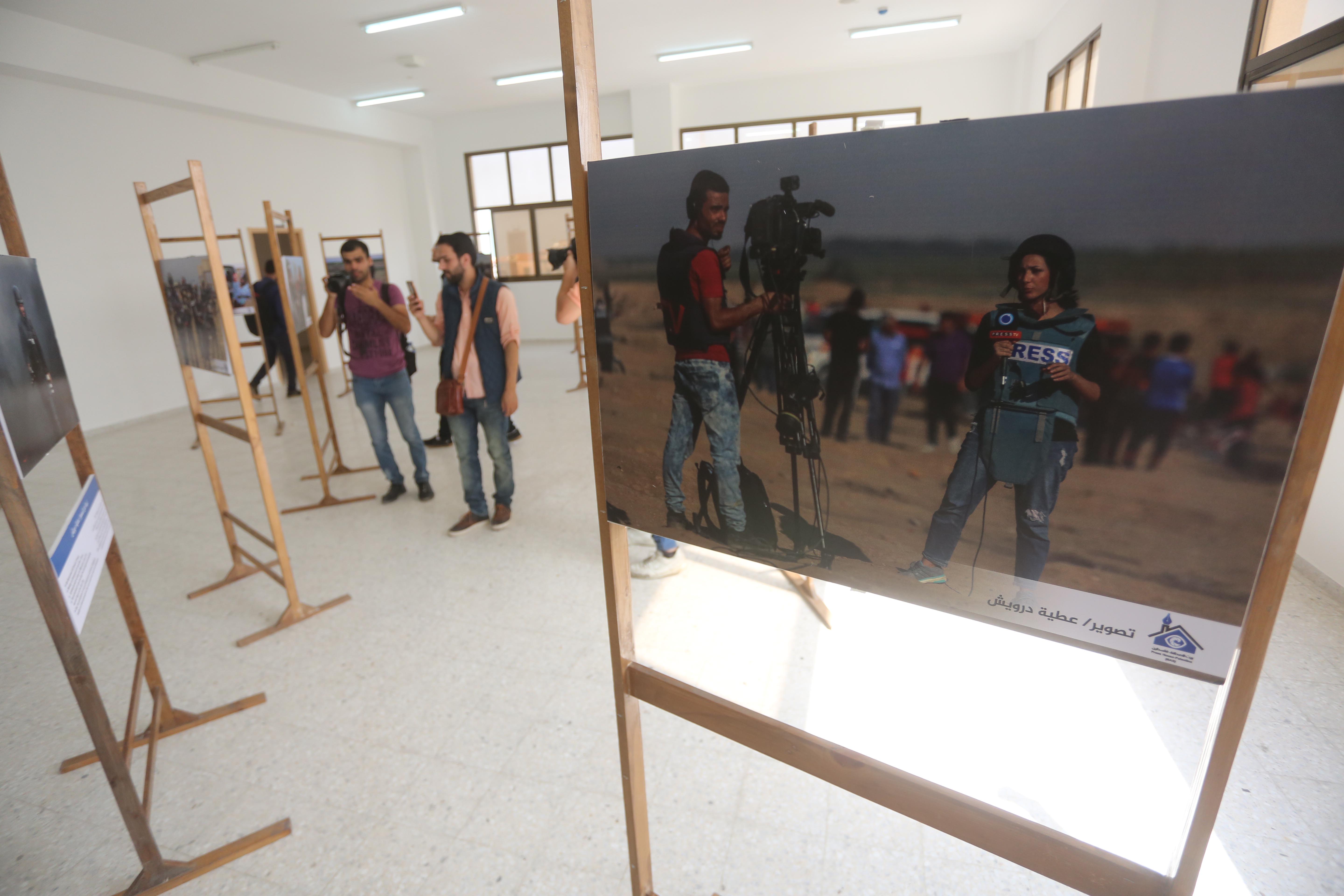 Photo Exhibition Highlights Israels Violations Against Journalists In