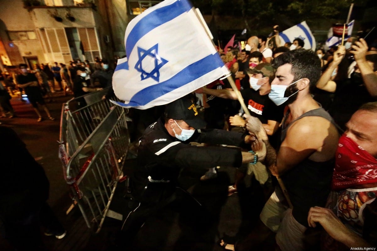 Thousands Of Israelis Protest Against Netanyahu Despite Lockdown ...