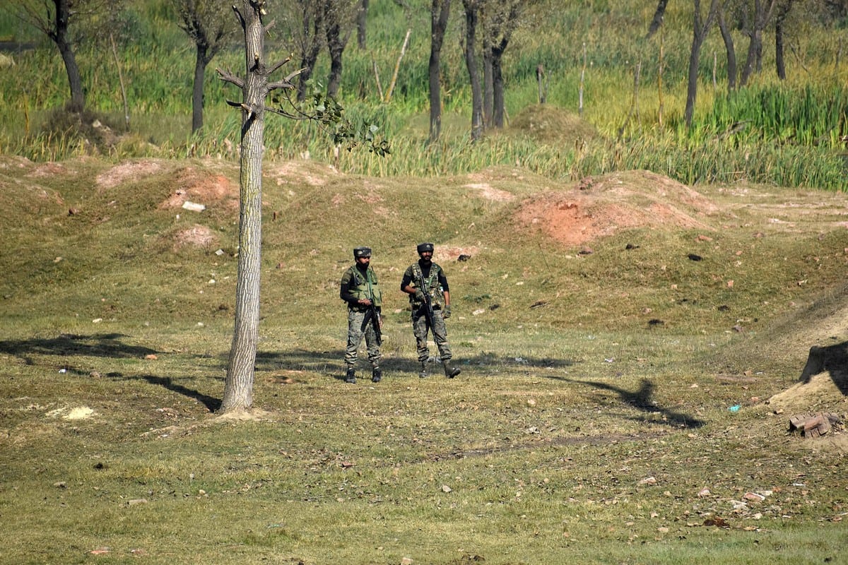 Two Indian soldiers killed in Kashmir attack. – Middle East Monitor