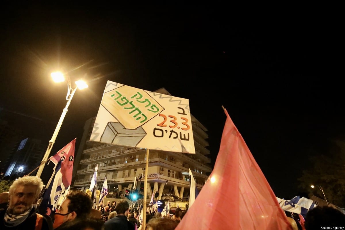 Thousands Of Israelis Protest Against Netanyahu Ahead Of Election ...