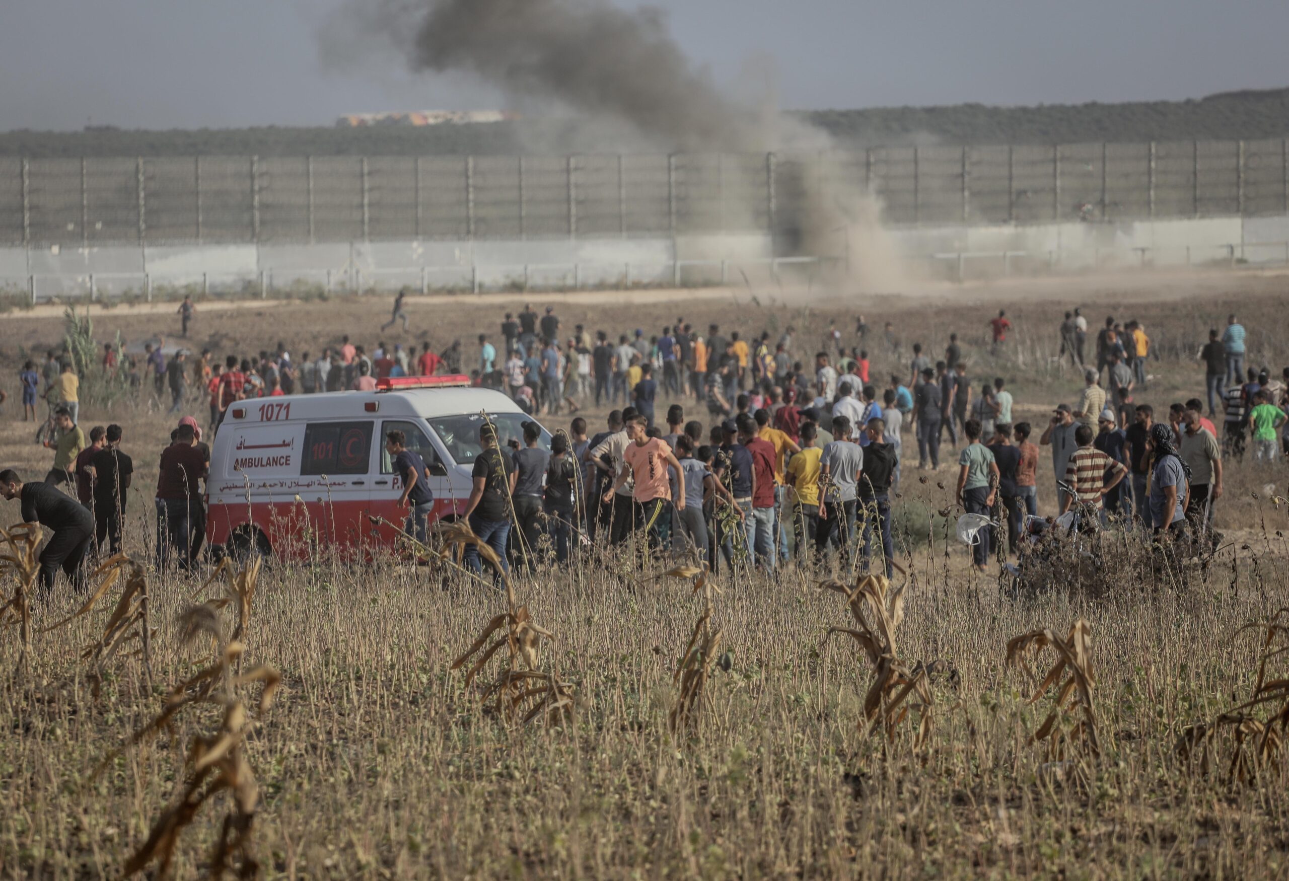 Israel injures Palestinian protesters in Gaza – Middle East Monitor