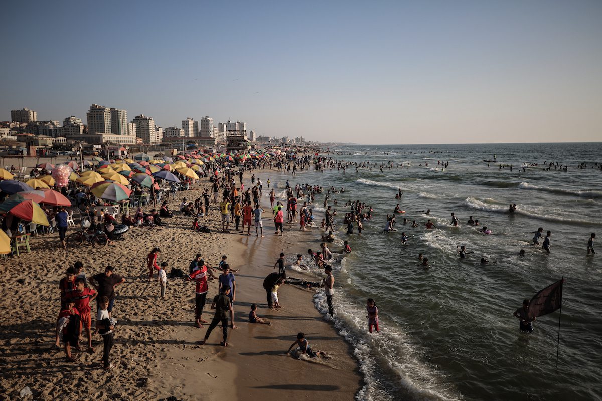 Palestinians strive to stop Gaza shore erosion with concrete and rubble ...