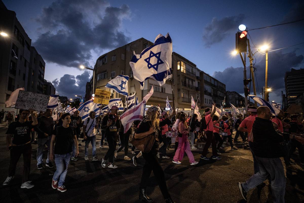 Thousands Of Israelis Continue Protest Against Netanyahu’s Judicial ...