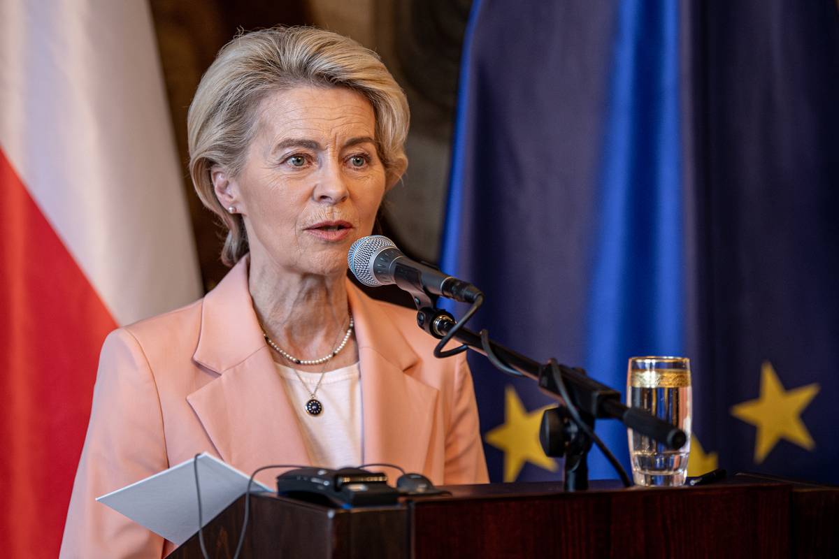 Petr Pavel – Ursula Von Der Leyen Press Conference In Prague – Middle ...