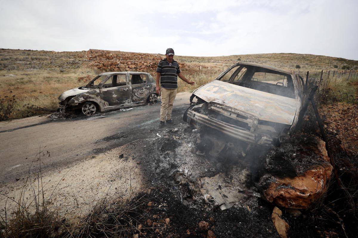 Israel settlers burn Palestine vehicles, crops in occupied West Bank ...