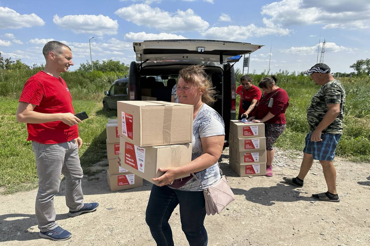 Humanitarian Aid To Ukrainians In Kherson Amid Russia-Ukraine War ...