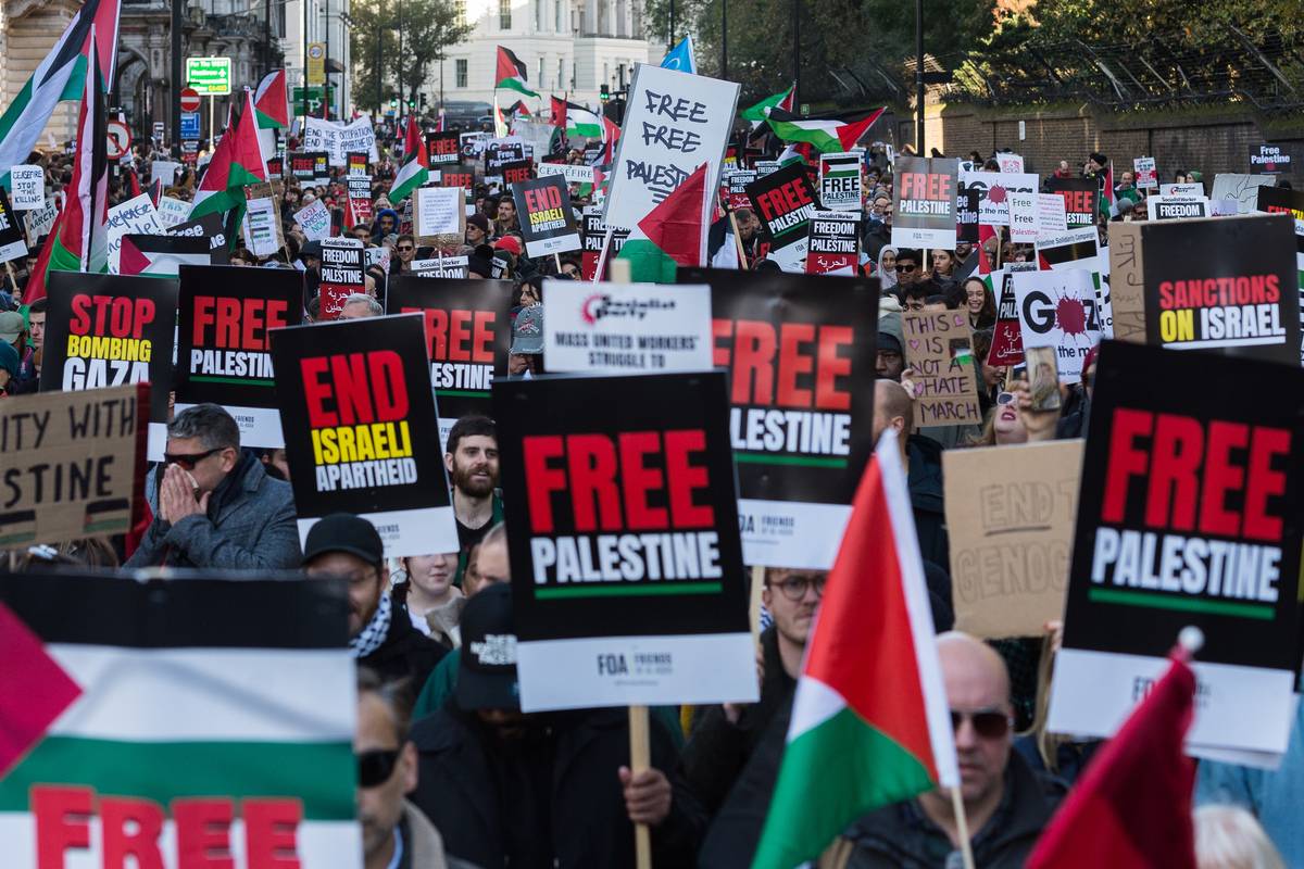 UK school could close after banning Palestinian badges – Middle East ...