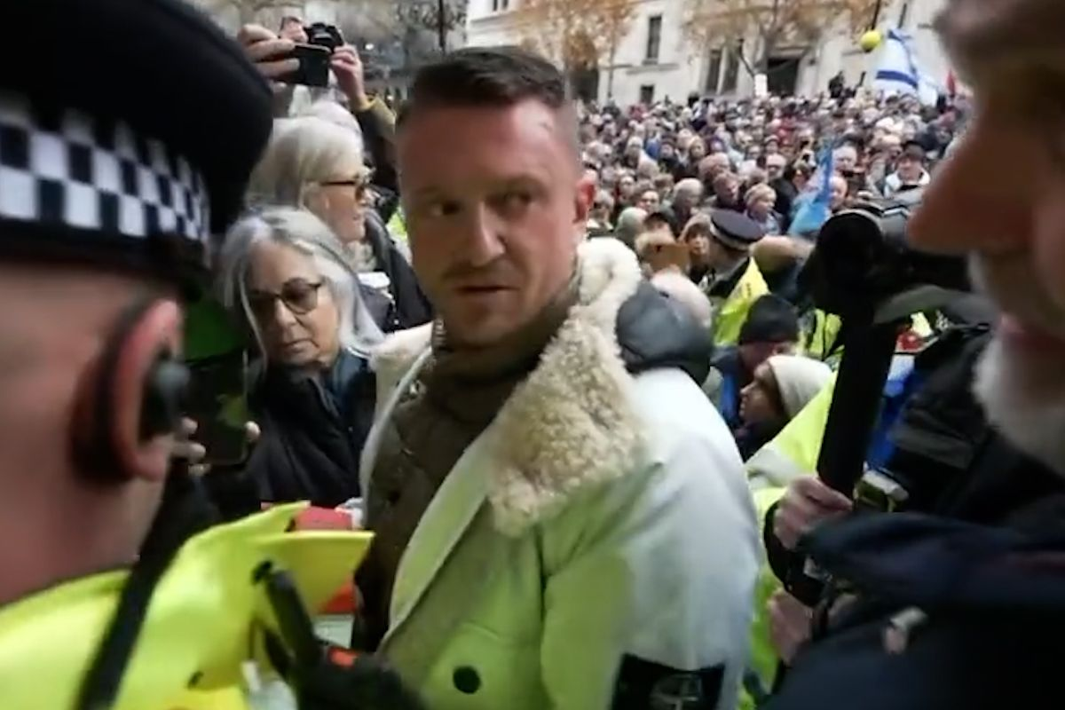 British Far-right Tommy Robinson Detained By Police At London March ...