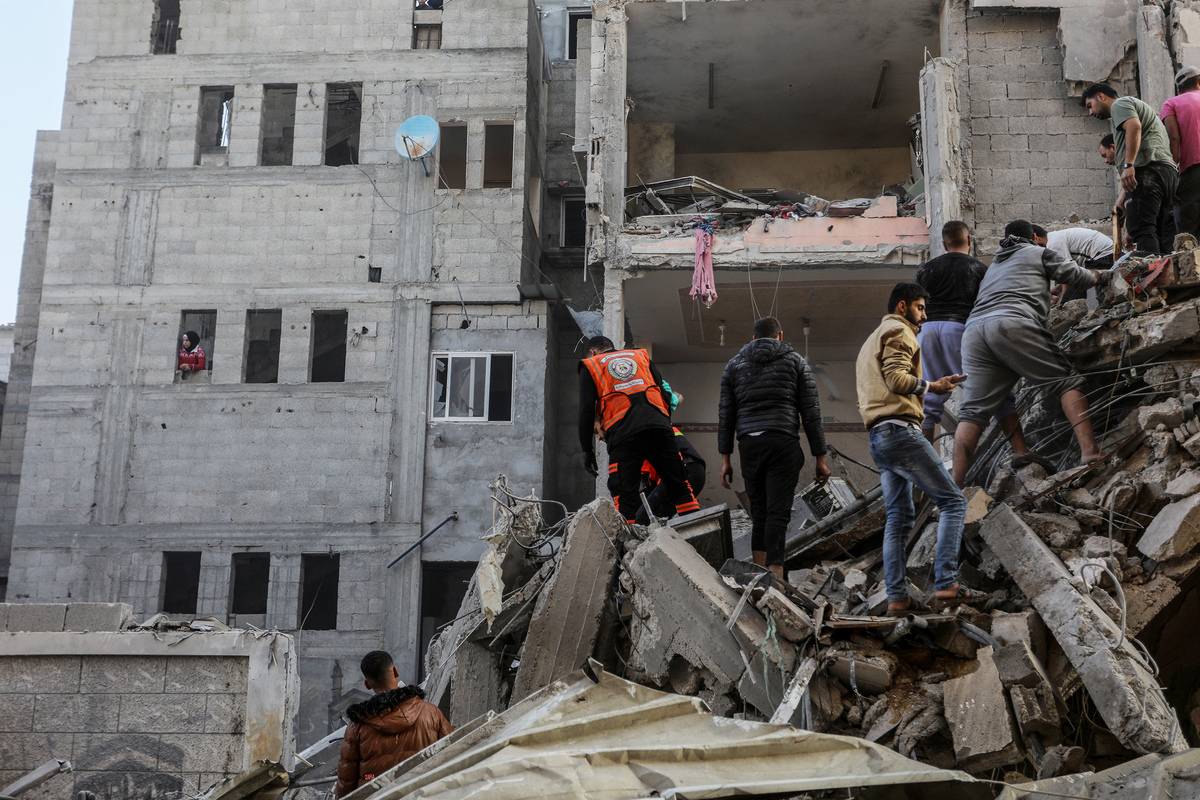 Gaza Civil Defence confirms occupation targeting homes, transportation ...