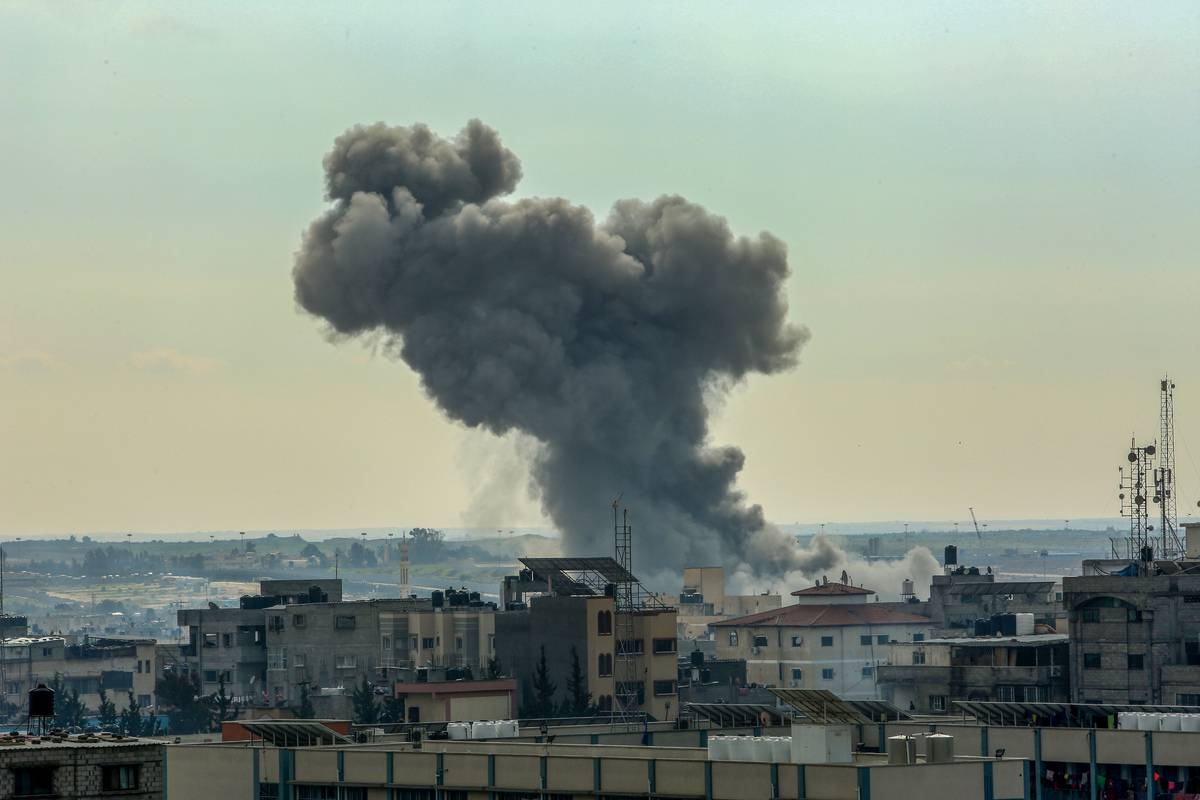 Casualties Reported As Israel Jets Strike Palestinian Red Crescent ...