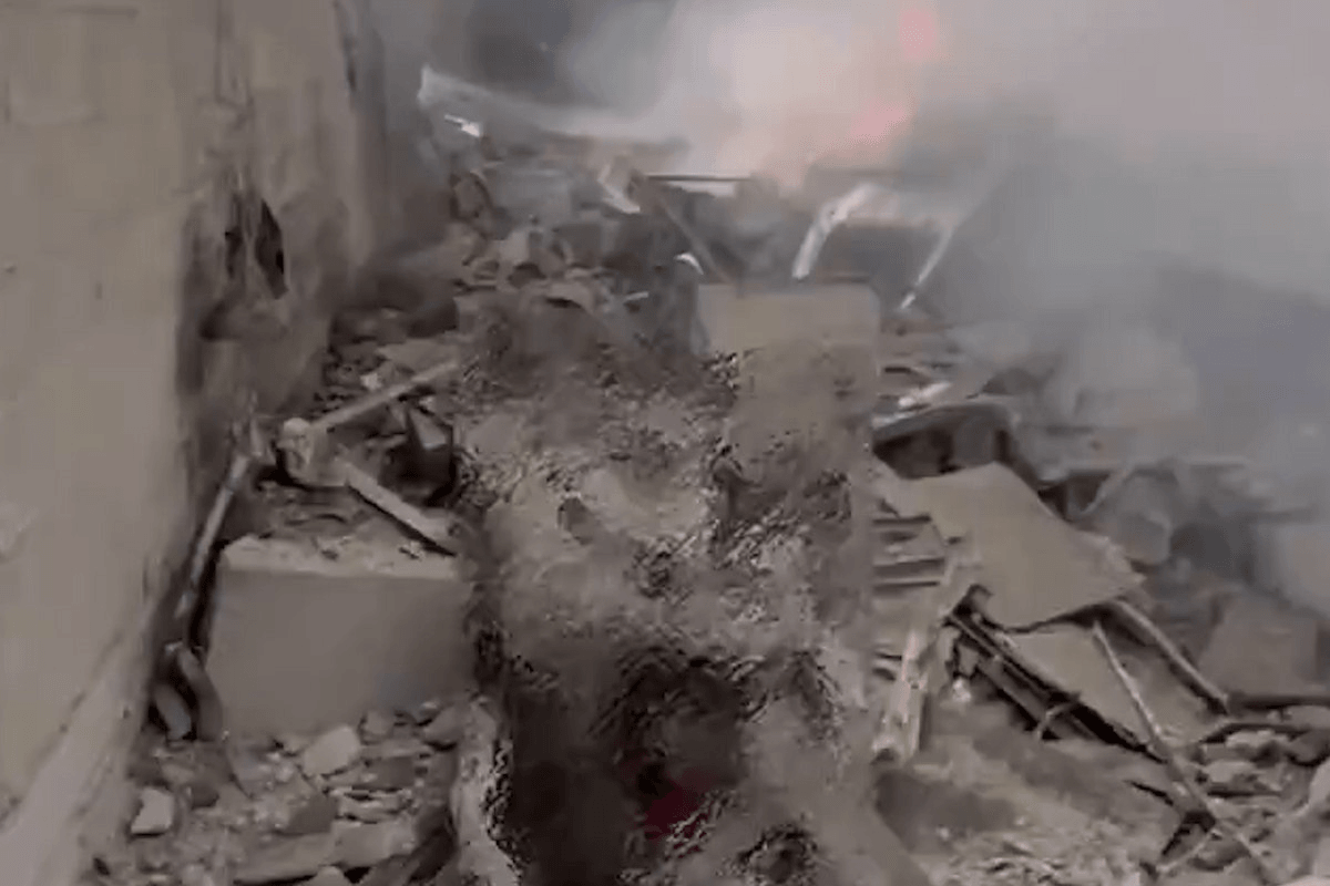 devastating-aftermath-israeli-air-strike-hits-residential-building