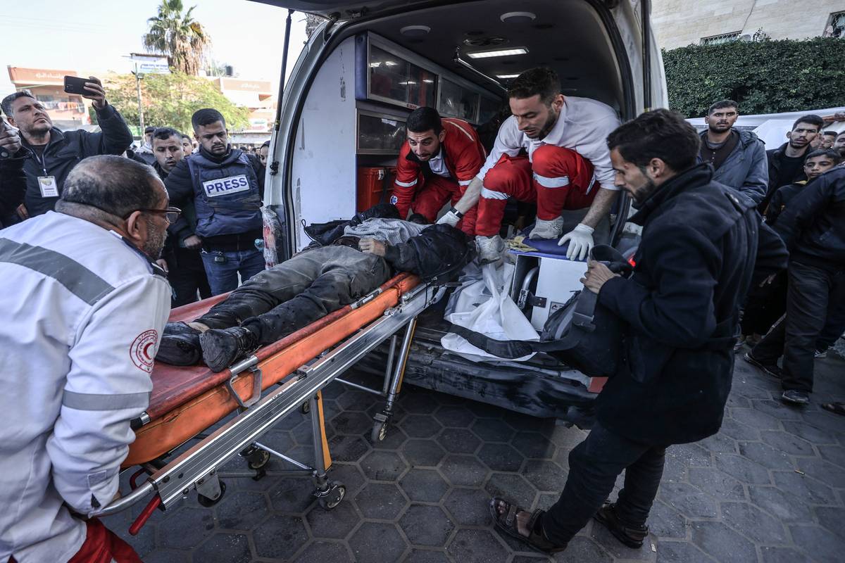 msf-withdraws-medical-teams-from-gaza-hospital-as-israeli-attacks-rise