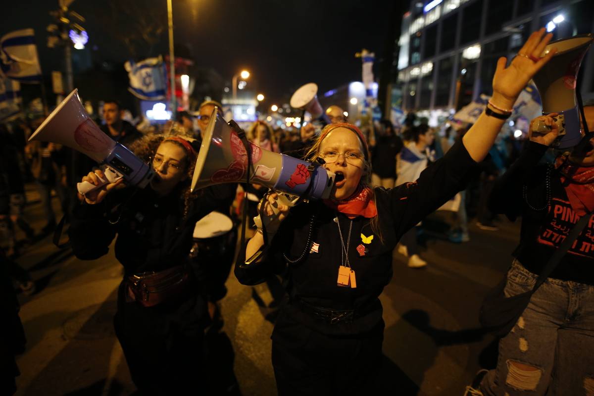 Israel Women Block Road In Tel Aviv Demanding Prisoner Swap Deal