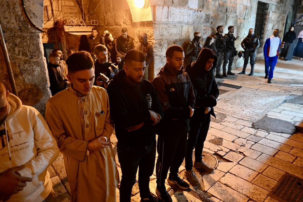 Israel prevents hundreds of worshippers from entering AlAqsa on first