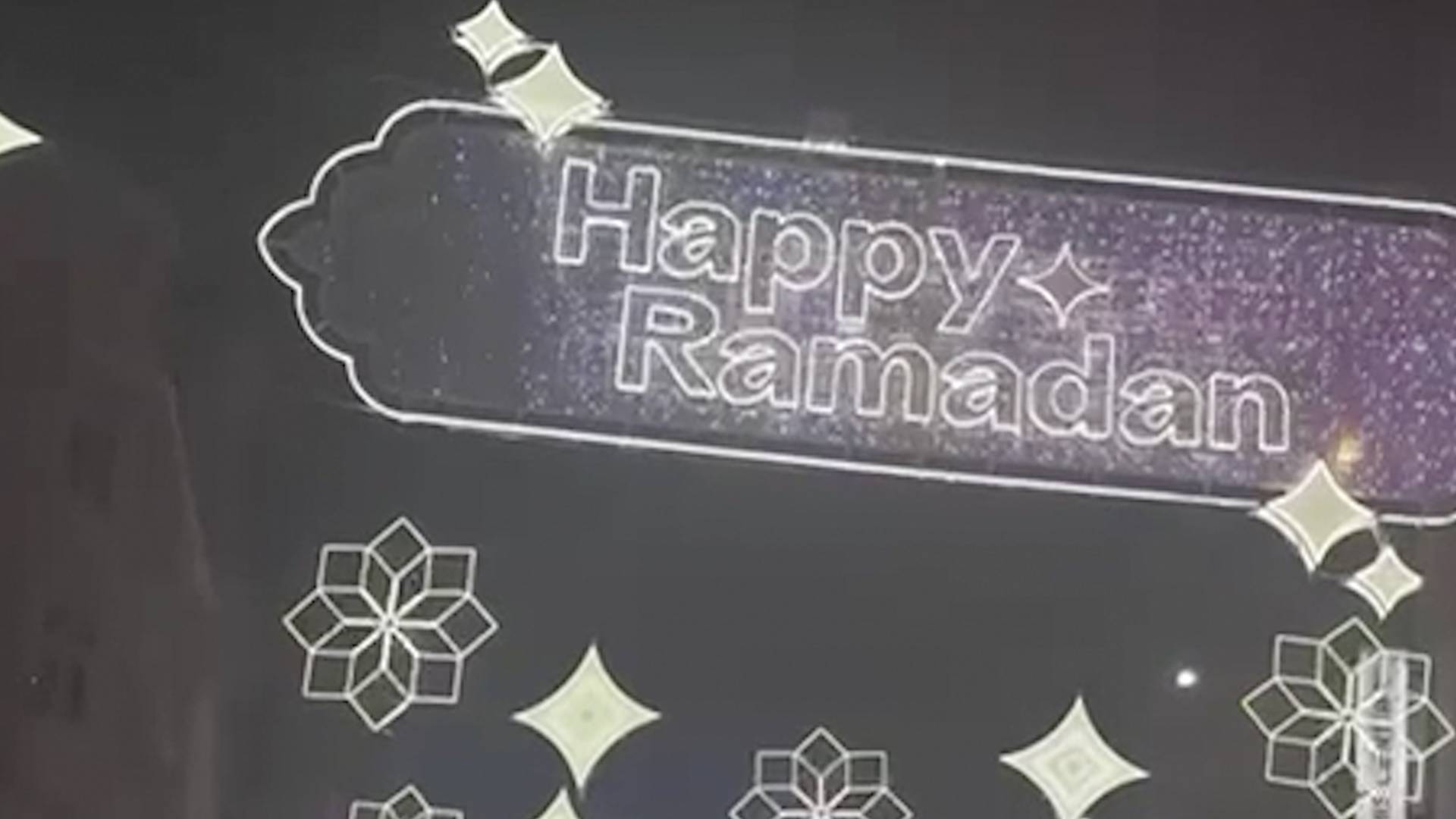 ramadan lights sadiq khan