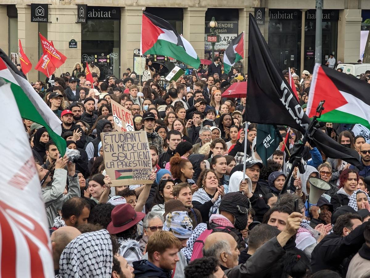 People gather to stage demonstration to show solidarity with Palestinians at Republic Square in Paris, France on May 28, 2024. [Luc Auffret - Anadolu Agency]