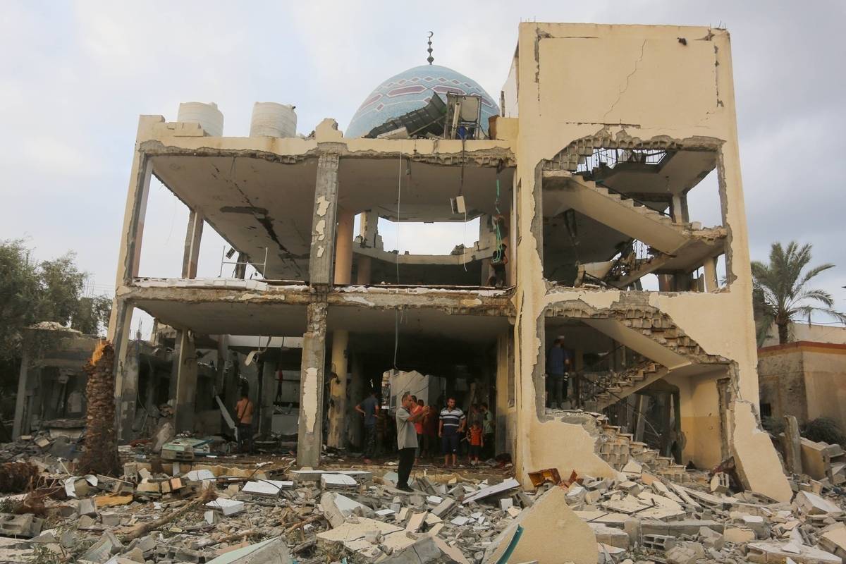 24 Palestinians killed in Israeli air strikes on mosque, school ...